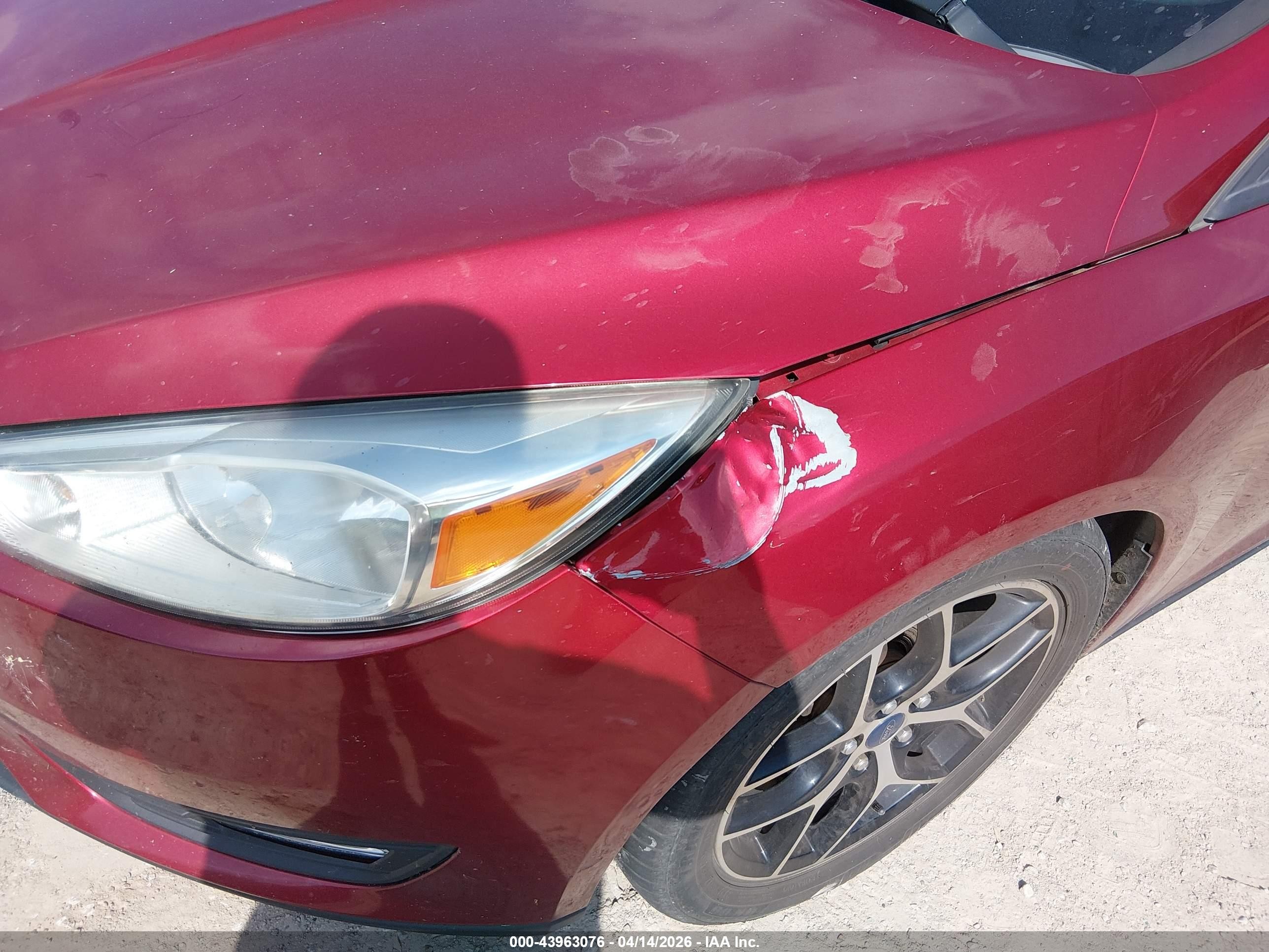 2017 Ford Focus Sel Red vin: 1FADP3M25HL202410