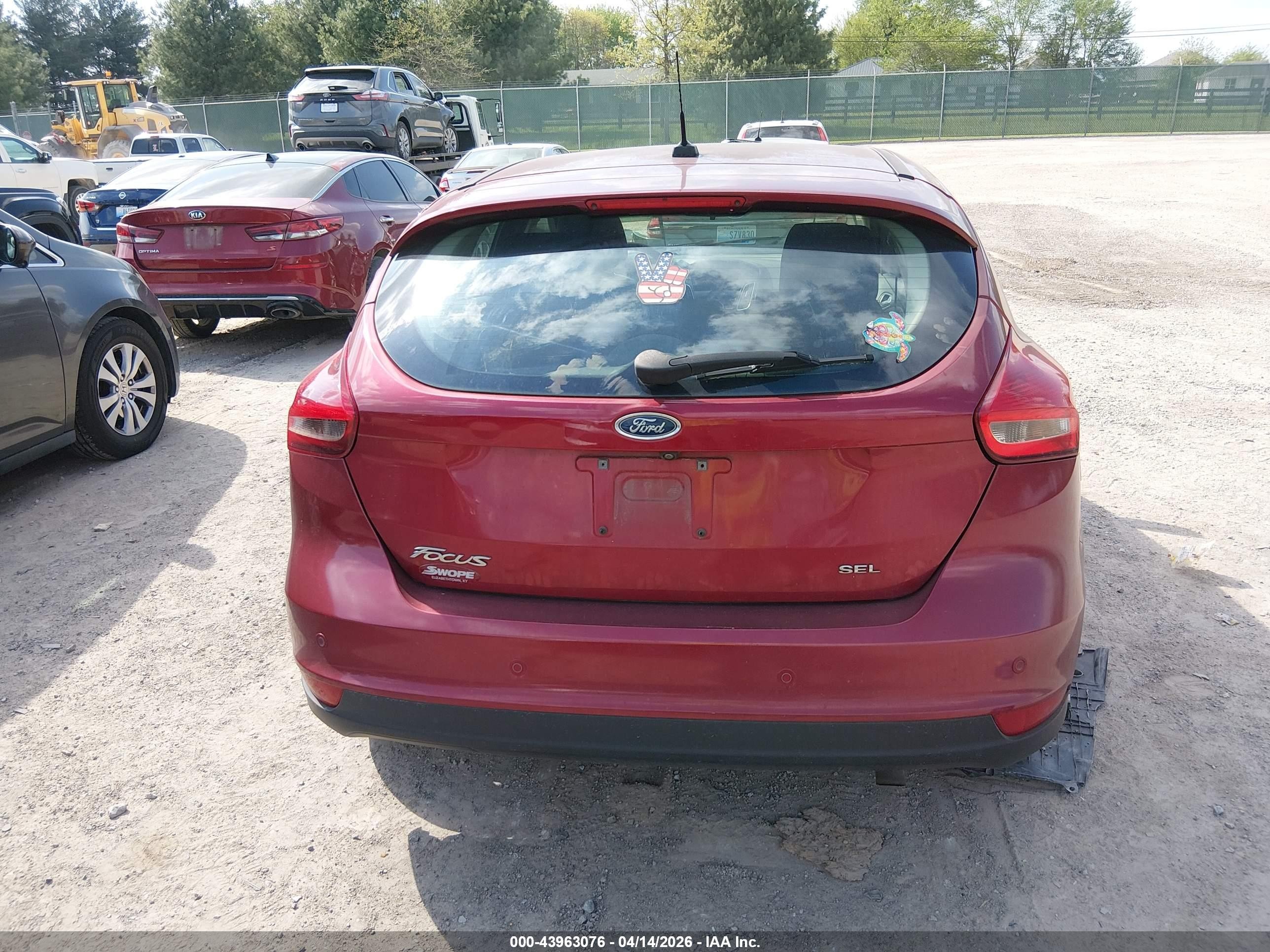 2017 Ford Focus Sel Red vin: 1FADP3M25HL202410