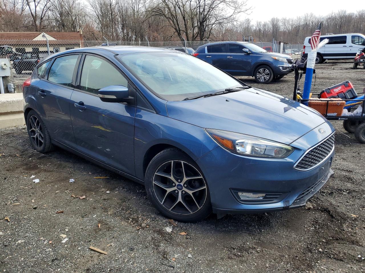 2018 Ford Focus Sel Blue vin: 1FADP3M25JL214126