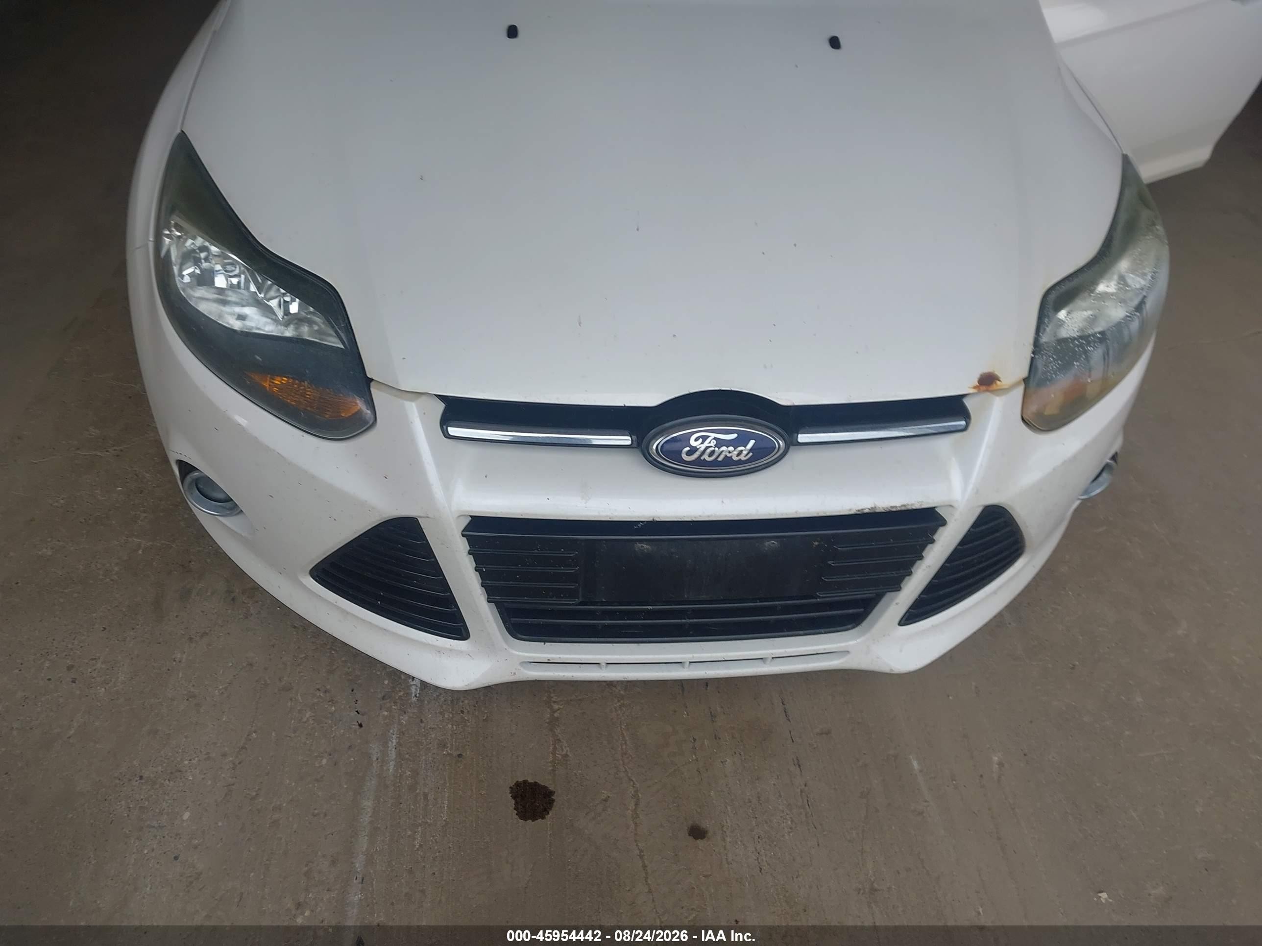 2013 Ford Focus Titanium Белый vin: 1FADP3N20DL184164