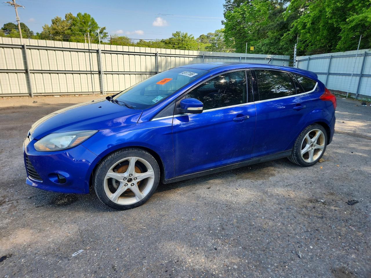 2013 Ford Focus Titanium Blue vin: 1FADP3N20DL275158