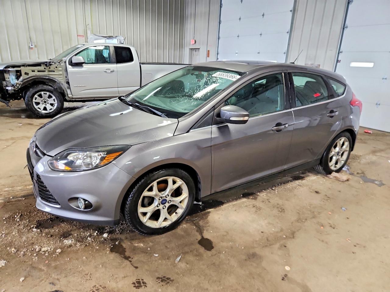 2013 Ford Focus Titanium Gray vin: 1FADP3N20DL300334