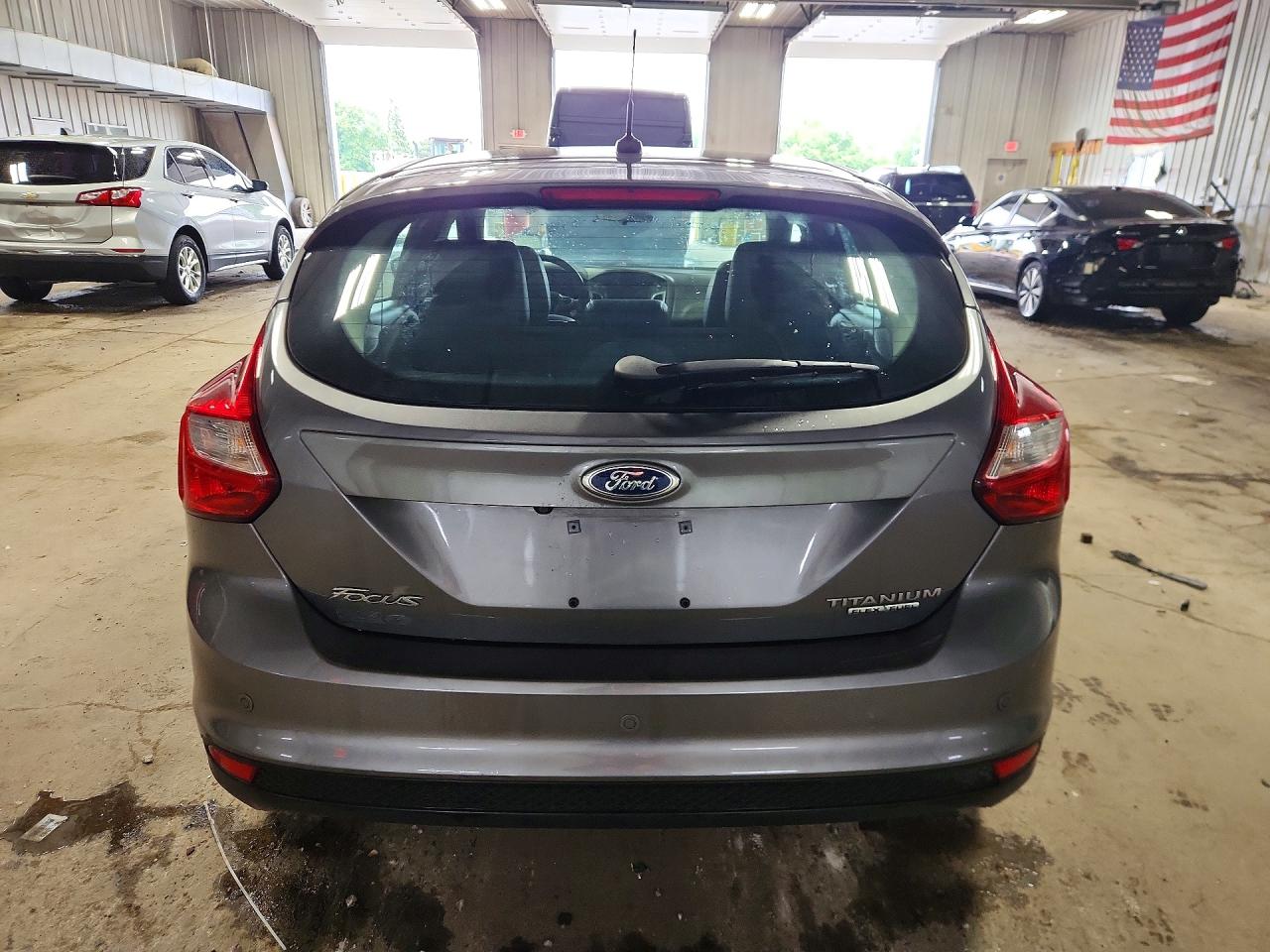 2013 Ford Focus Titanium Gray vin: 1FADP3N20DL300334