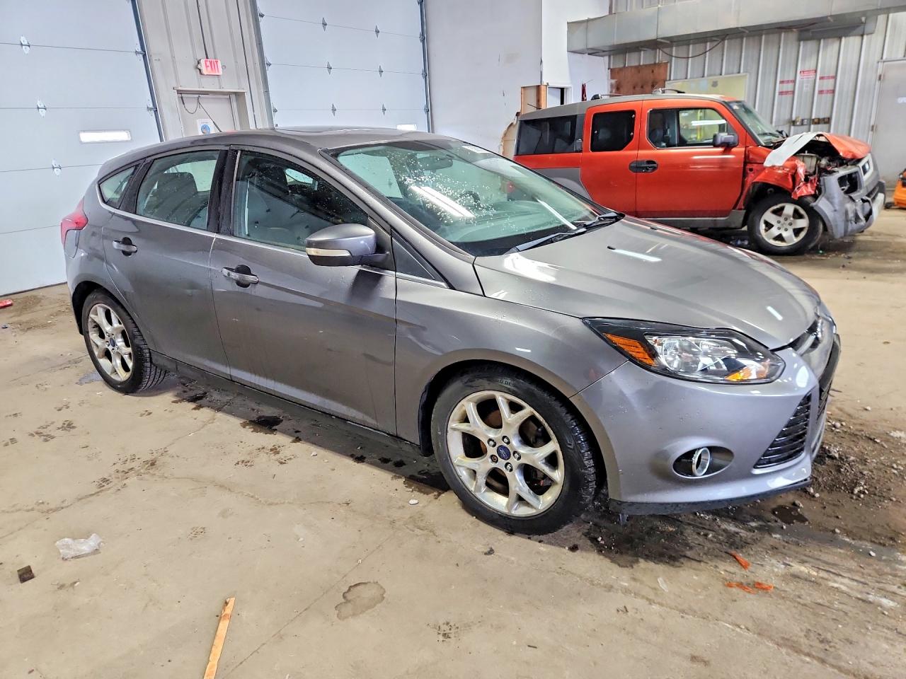 2013 Ford Focus Titanium Gray vin: 1FADP3N20DL300334
