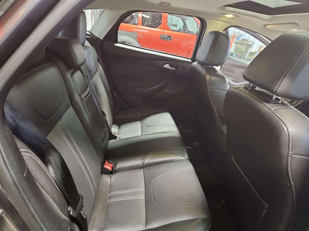 2013 Ford Focus Titanium Gray vin: 1FADP3N20DL300334