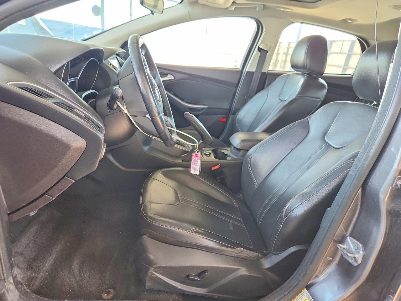 2014 Ford Focus Titanium Gray vin: 1FADP3N20EL156043