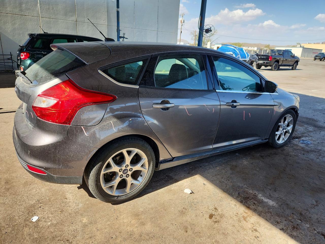 2014 Ford Focus Titanium Gray vin: 1FADP3N20EL156043