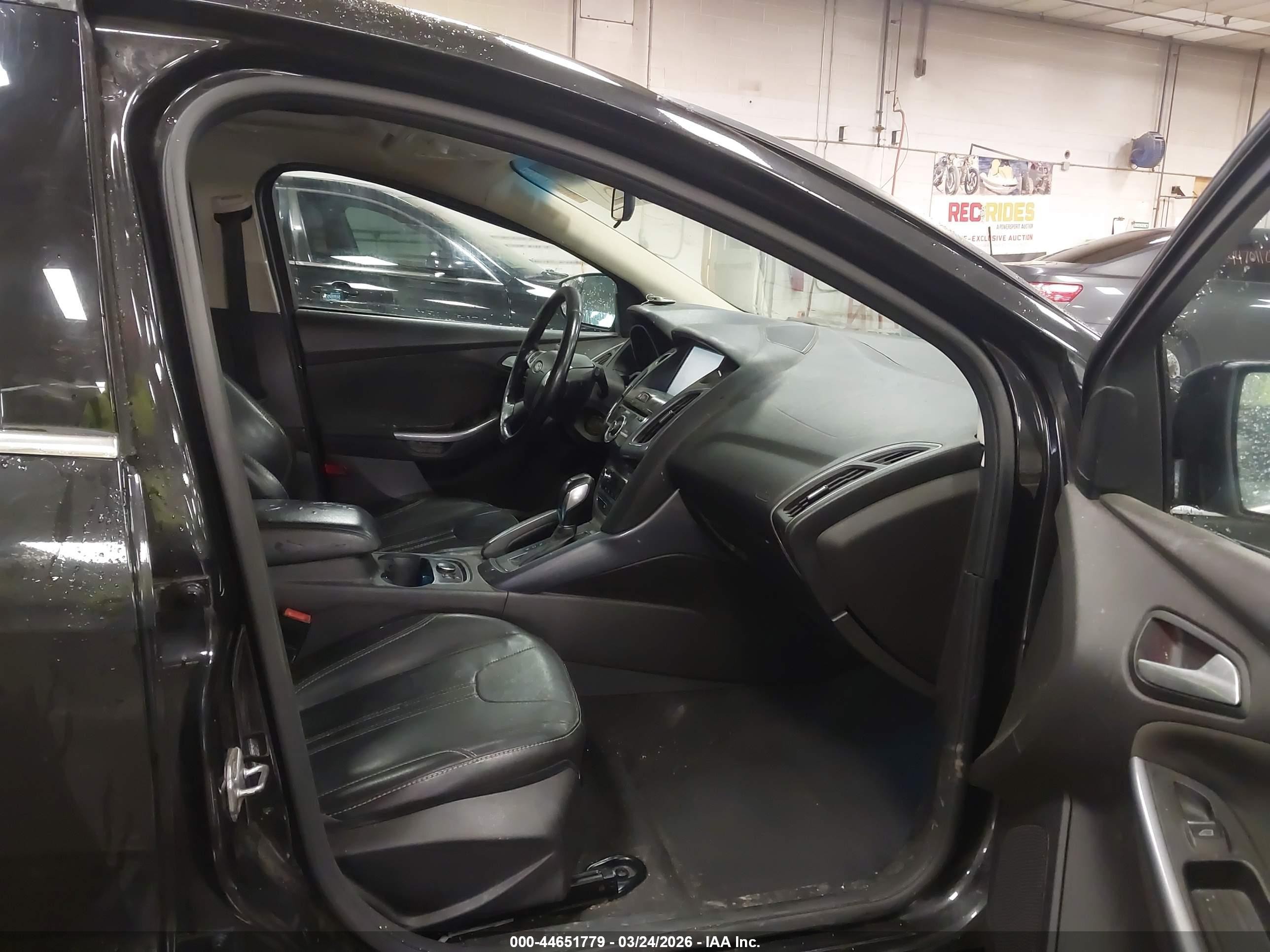 2014 Ford Focus Titanium Black vin: 1FADP3N20EL158925