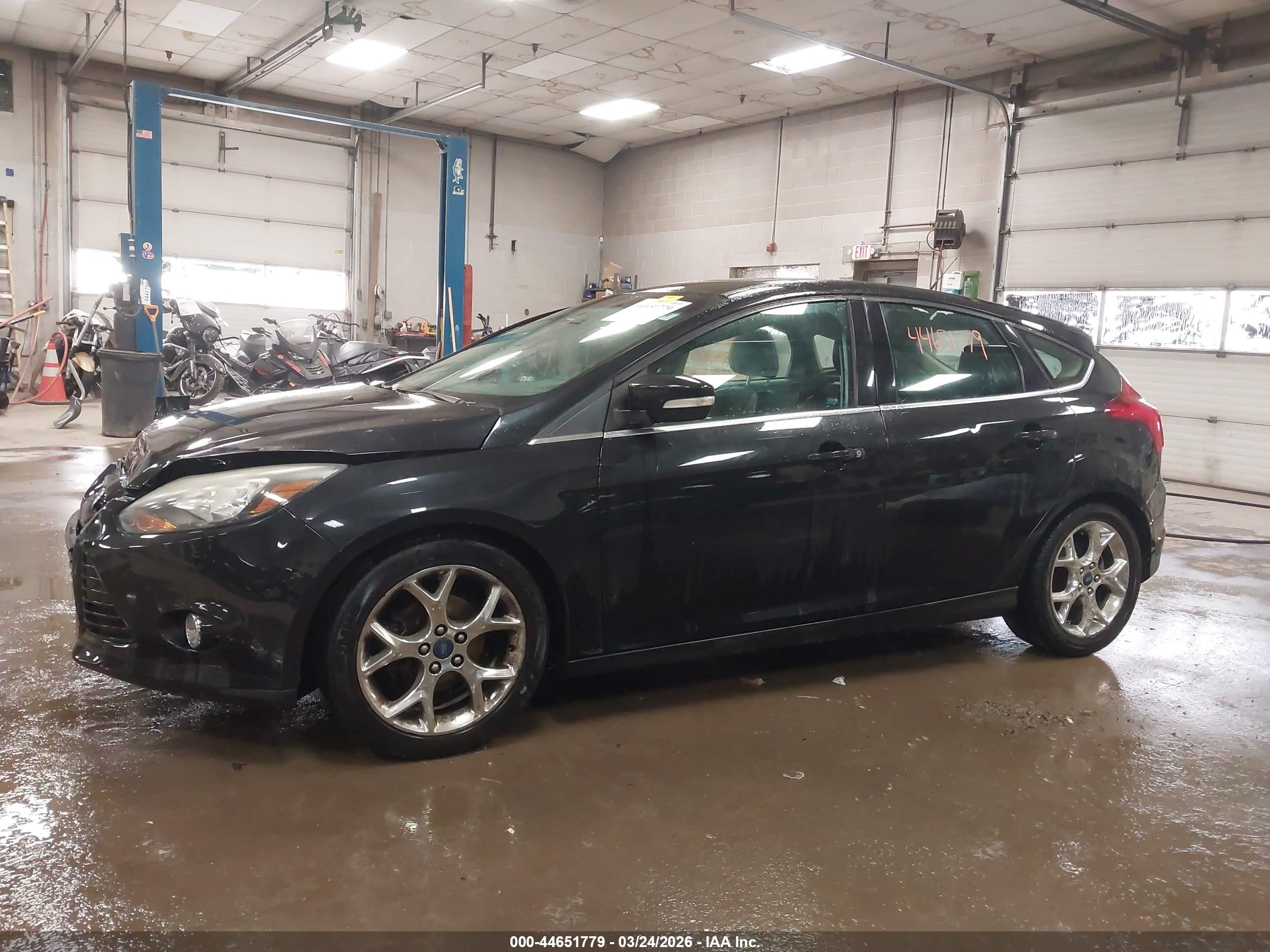 2014 Ford Focus Titanium Black vin: 1FADP3N20EL158925