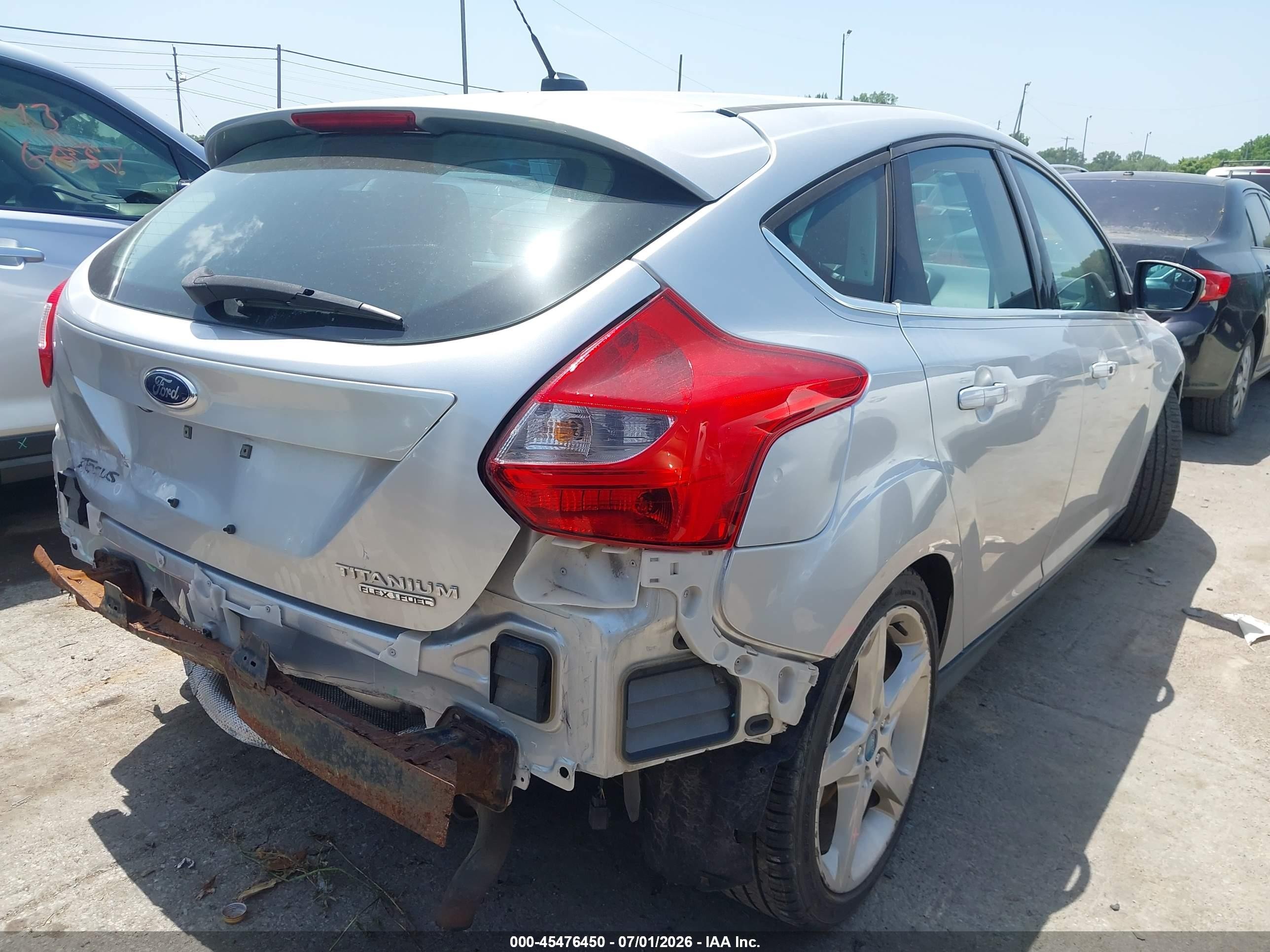 2014 Ford Focus Titanium Silver vin: 1FADP3N20EL167401