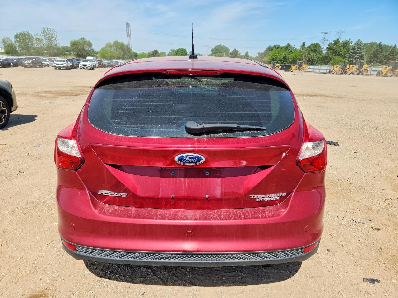 2014 Ford Focus Titanium Red vin: 1FADP3N20EL258295
