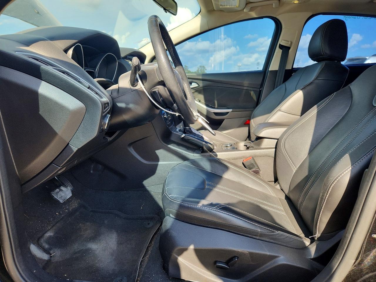 2014 Ford Focus Titanium Black vin: 1FADP3N20EL281124