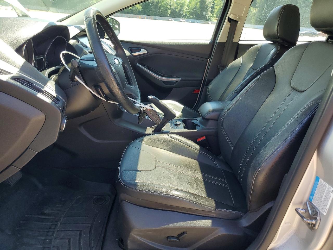 2014 Ford Focus Titanium Silver vin: 1FADP3N20EL294987