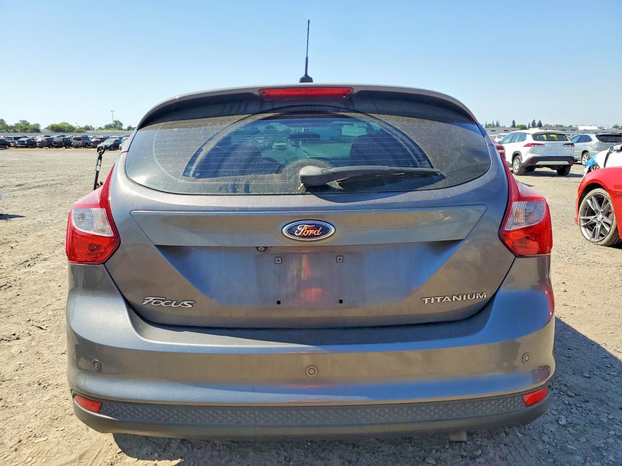 2014 Ford Focus Titanium Gray vin: 1FADP3N20EL399738