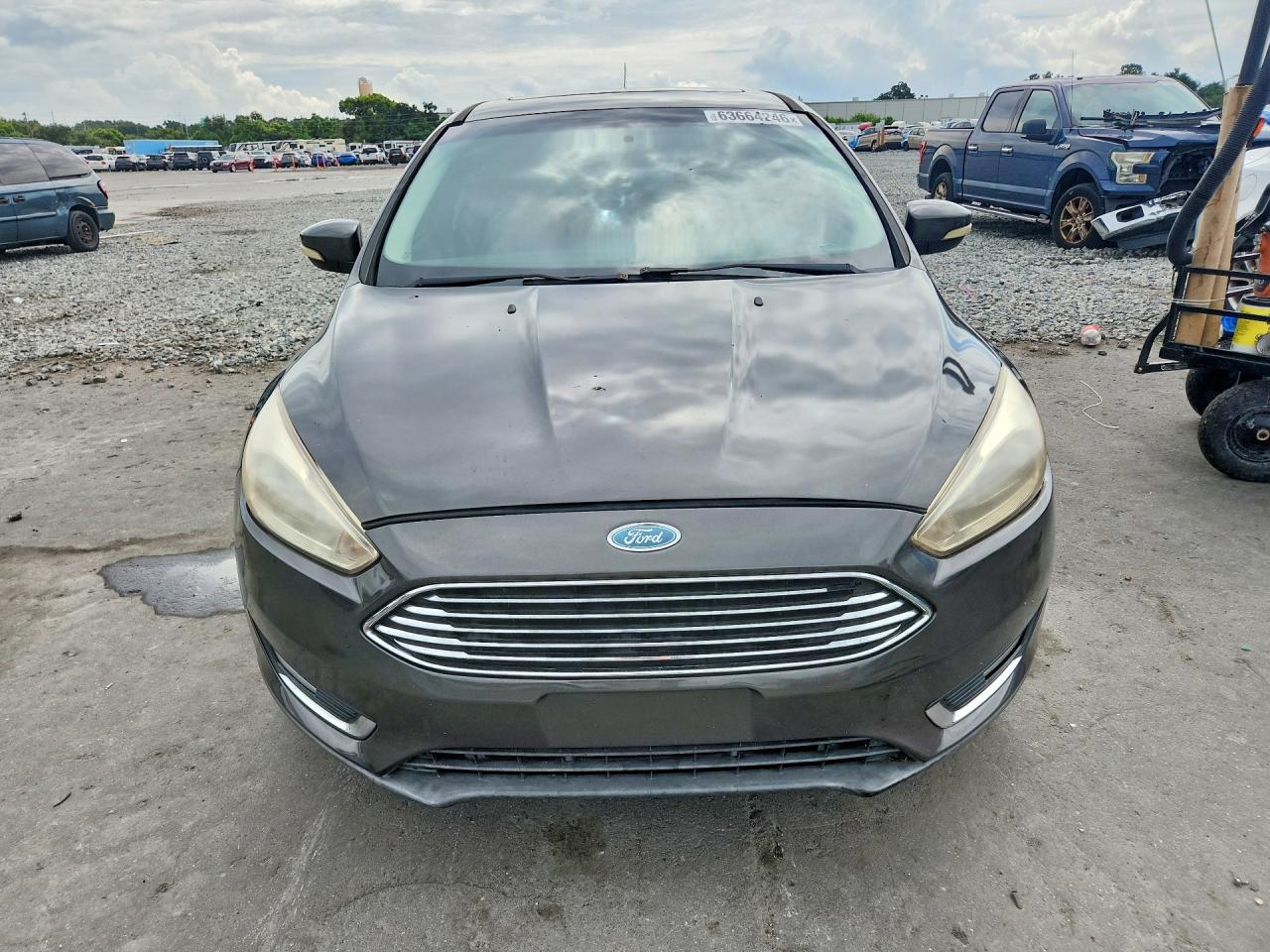 2015 Ford Focus Titanium Gray vin: 1FADP3N20FL215304