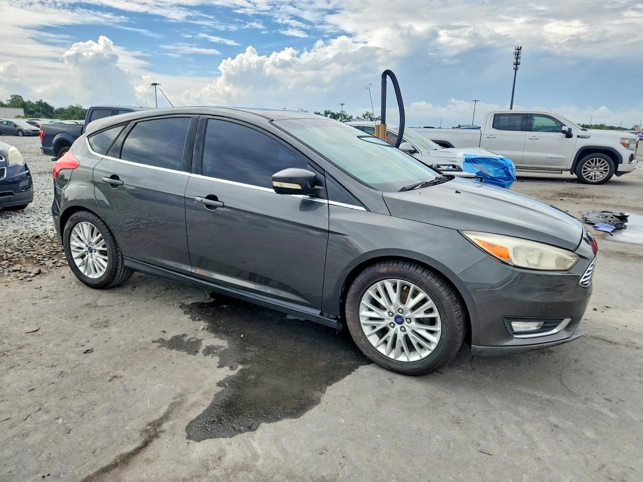 2015 Ford Focus Titanium Gray vin: 1FADP3N20FL215304