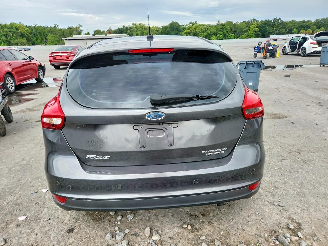 2015 Ford Focus Titanium Gray vin: 1FADP3N20FL215304
