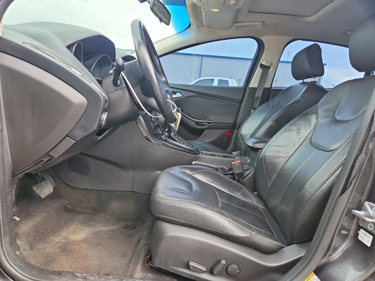 2015 Ford Focus Titanium Gray vin: 1FADP3N20FL215304
