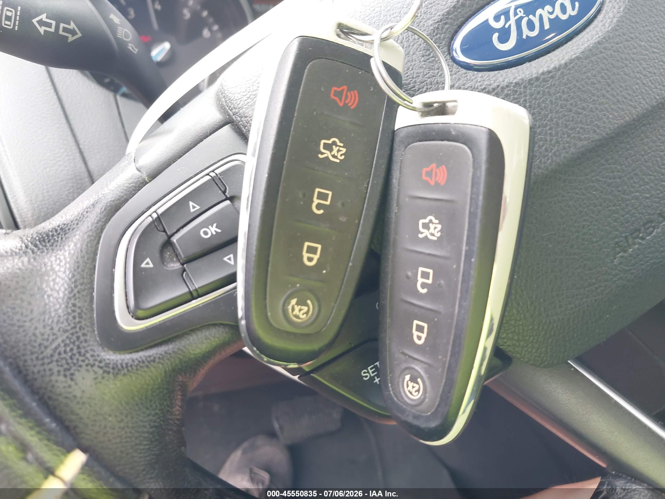 2015 Ford Focus Titanium Красный vin: 1FADP3N20FL322207