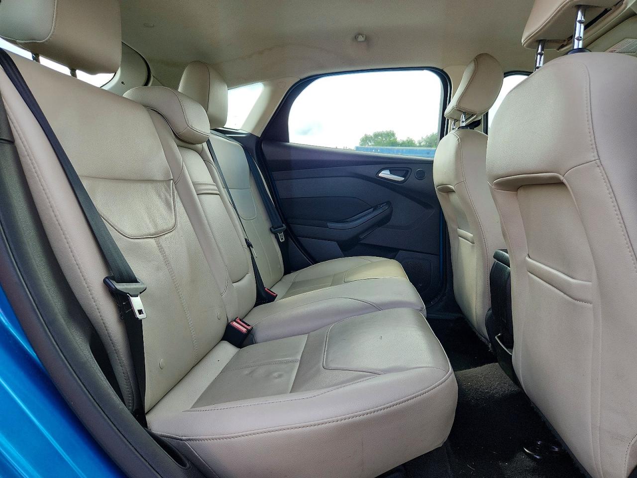 2015 Ford Focus Titanium Blue vin: 1FADP3N20FL386604