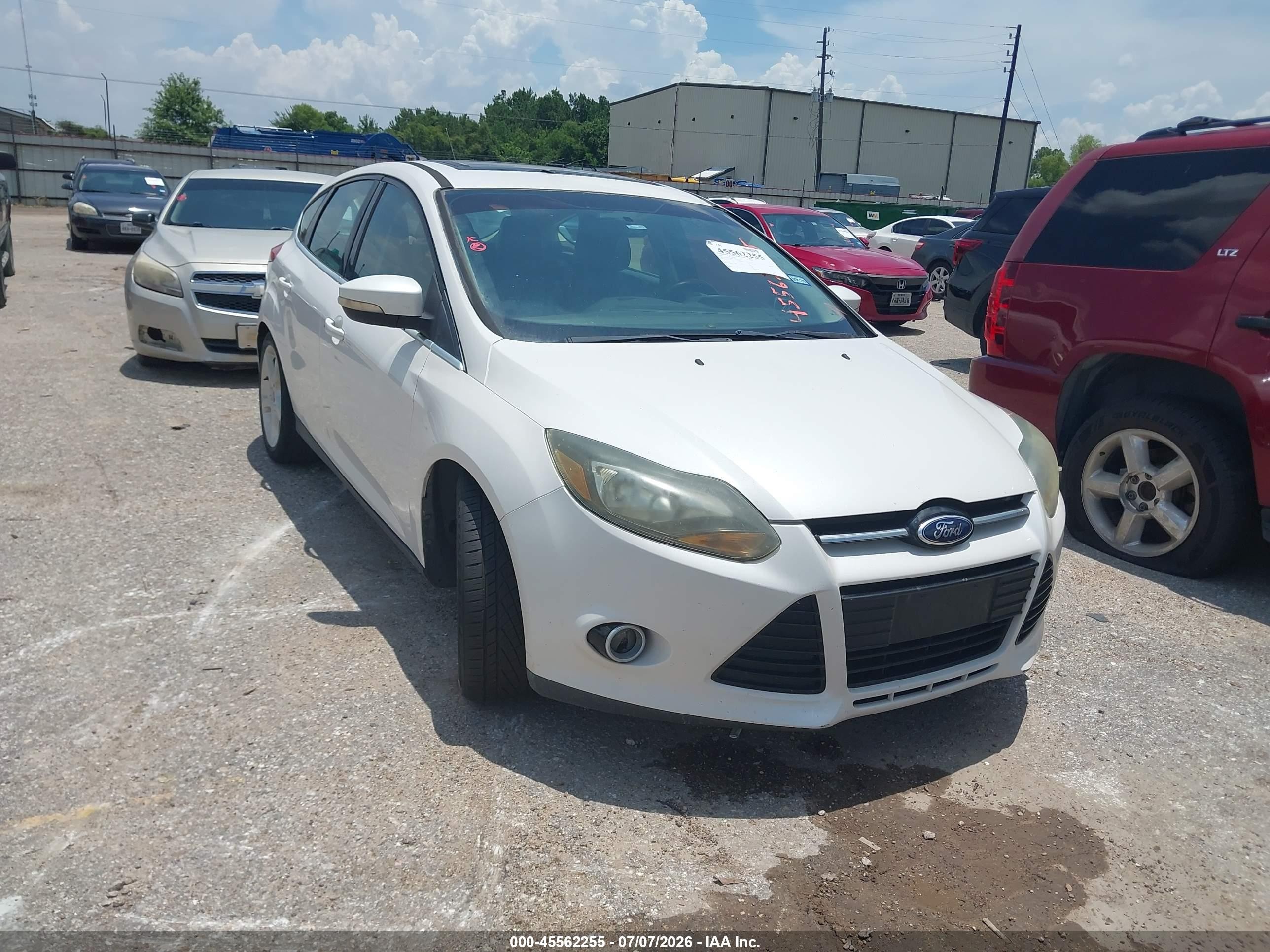 2013 Ford Focus Titanium White vin: 1FADP3N21DL169625
