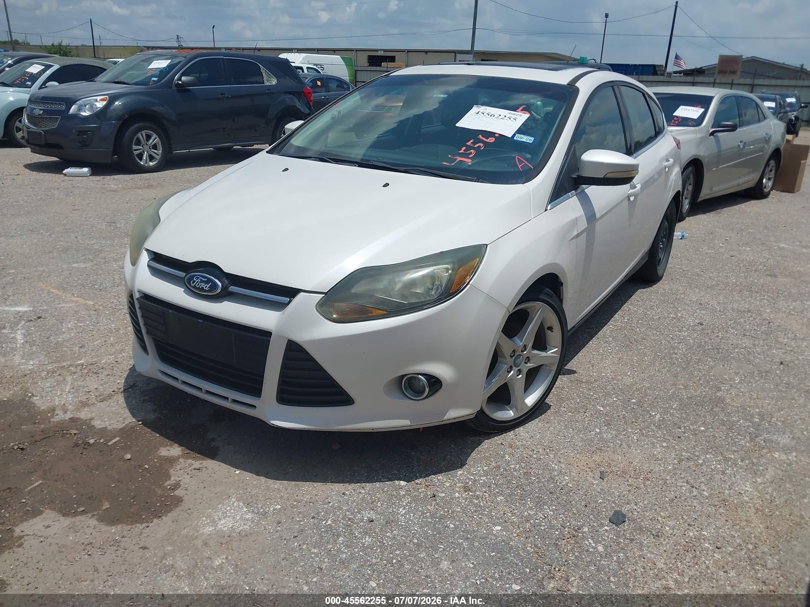 2013 Ford Focus Titanium White vin: 1FADP3N21DL169625