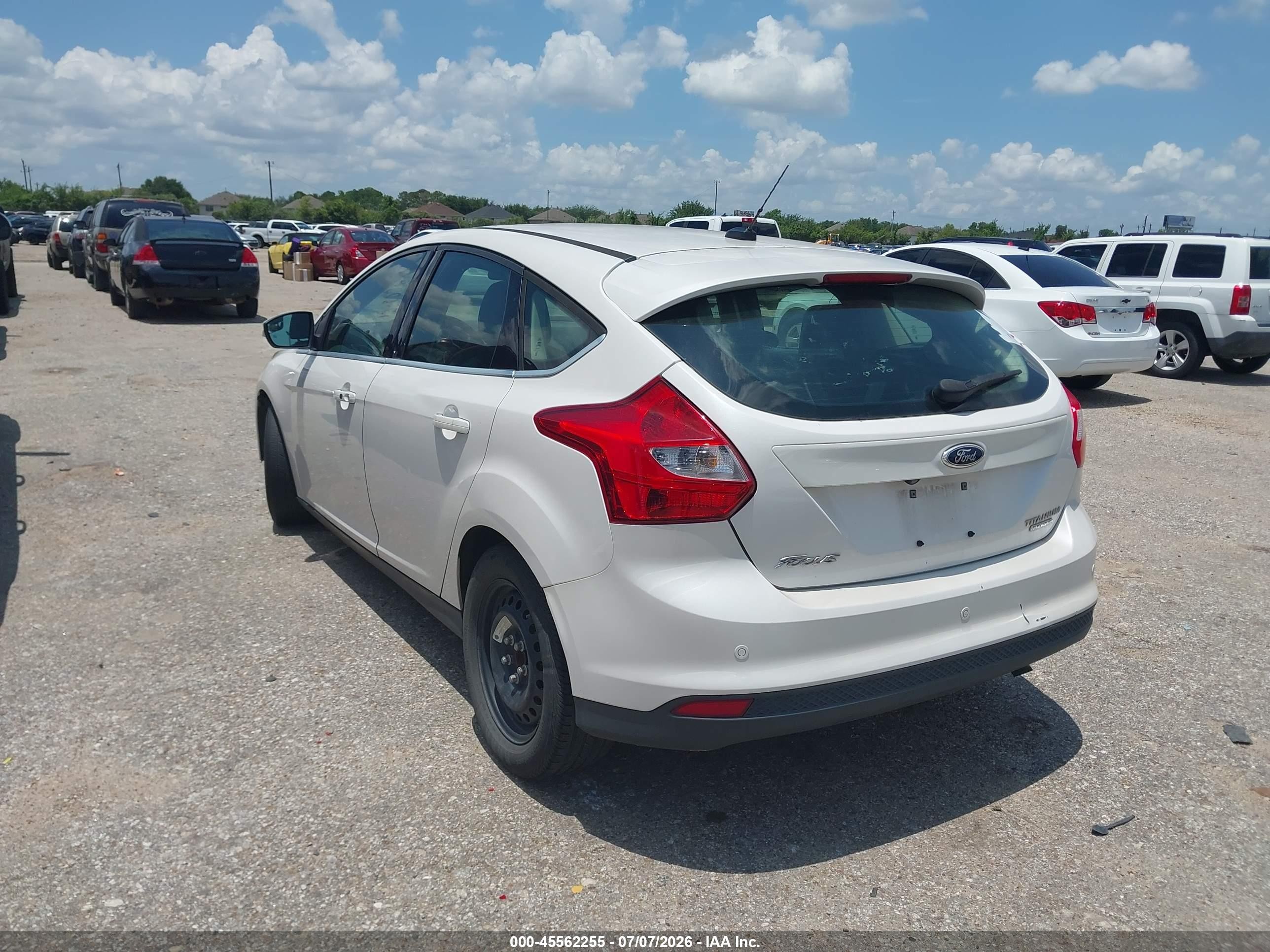 2013 Ford Focus Titanium White vin: 1FADP3N21DL169625