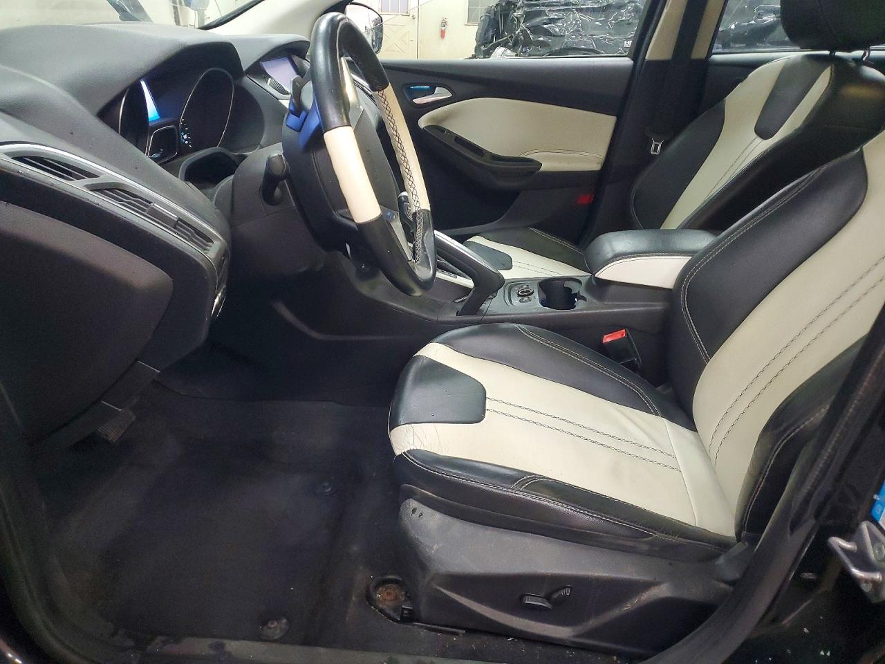 2013 Ford Focus Titanium Black vin: 1FADP3N21DL188188