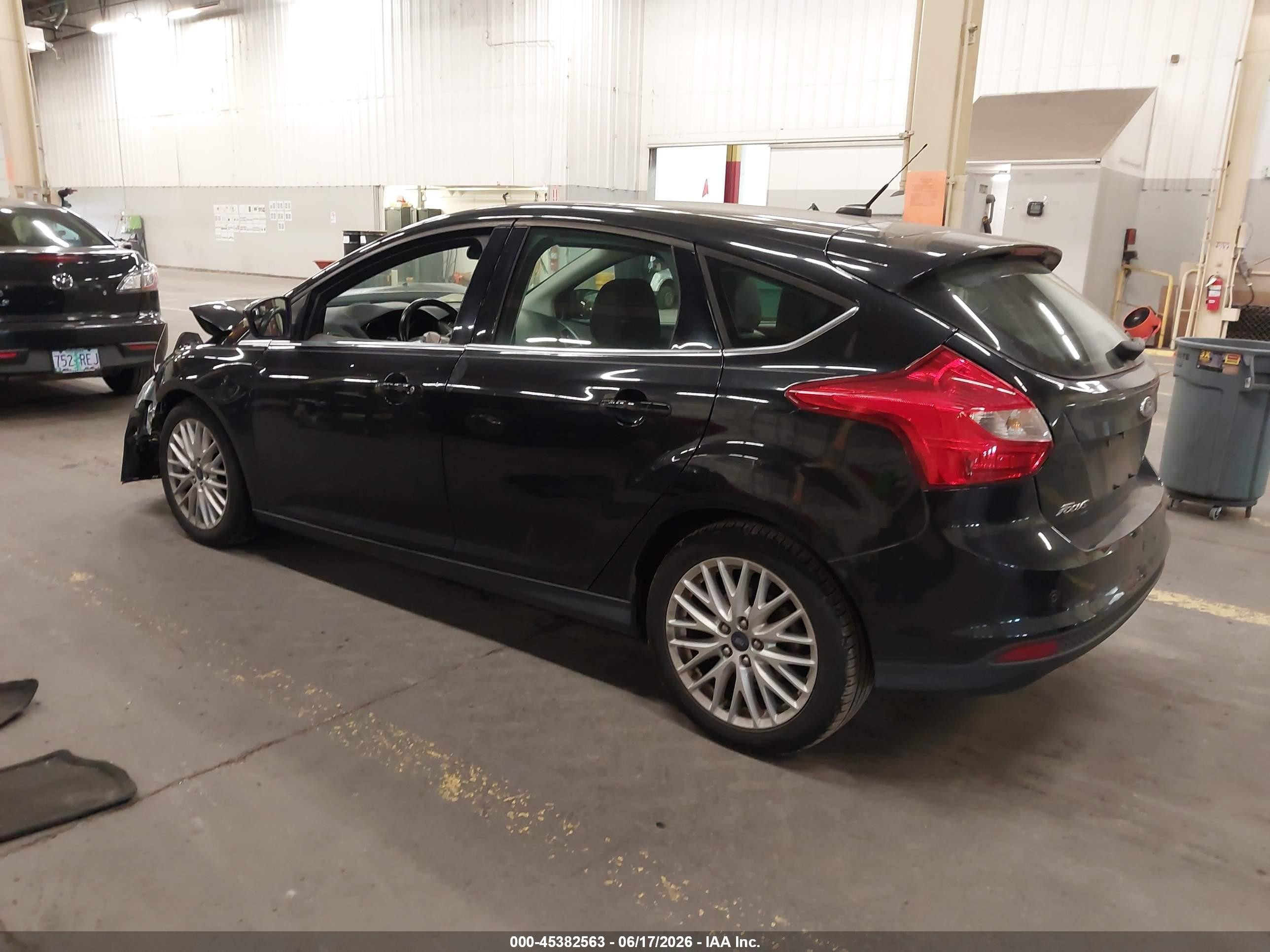 2013 Ford Focus Titanium Black vin: 1FADP3N21DL335609