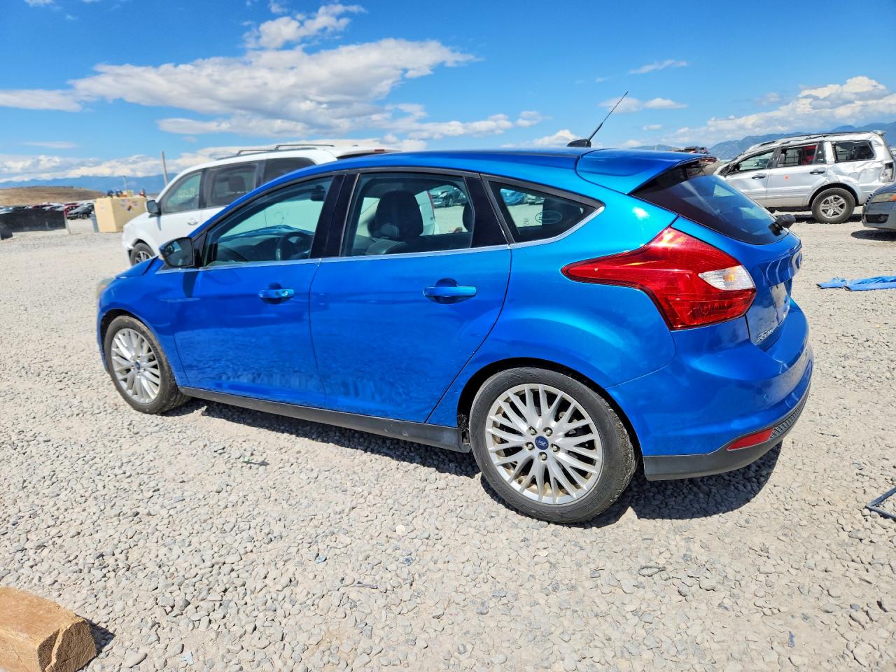 2014 Ford Focus Titanium Blue vin: 1FADP3N21EL213253