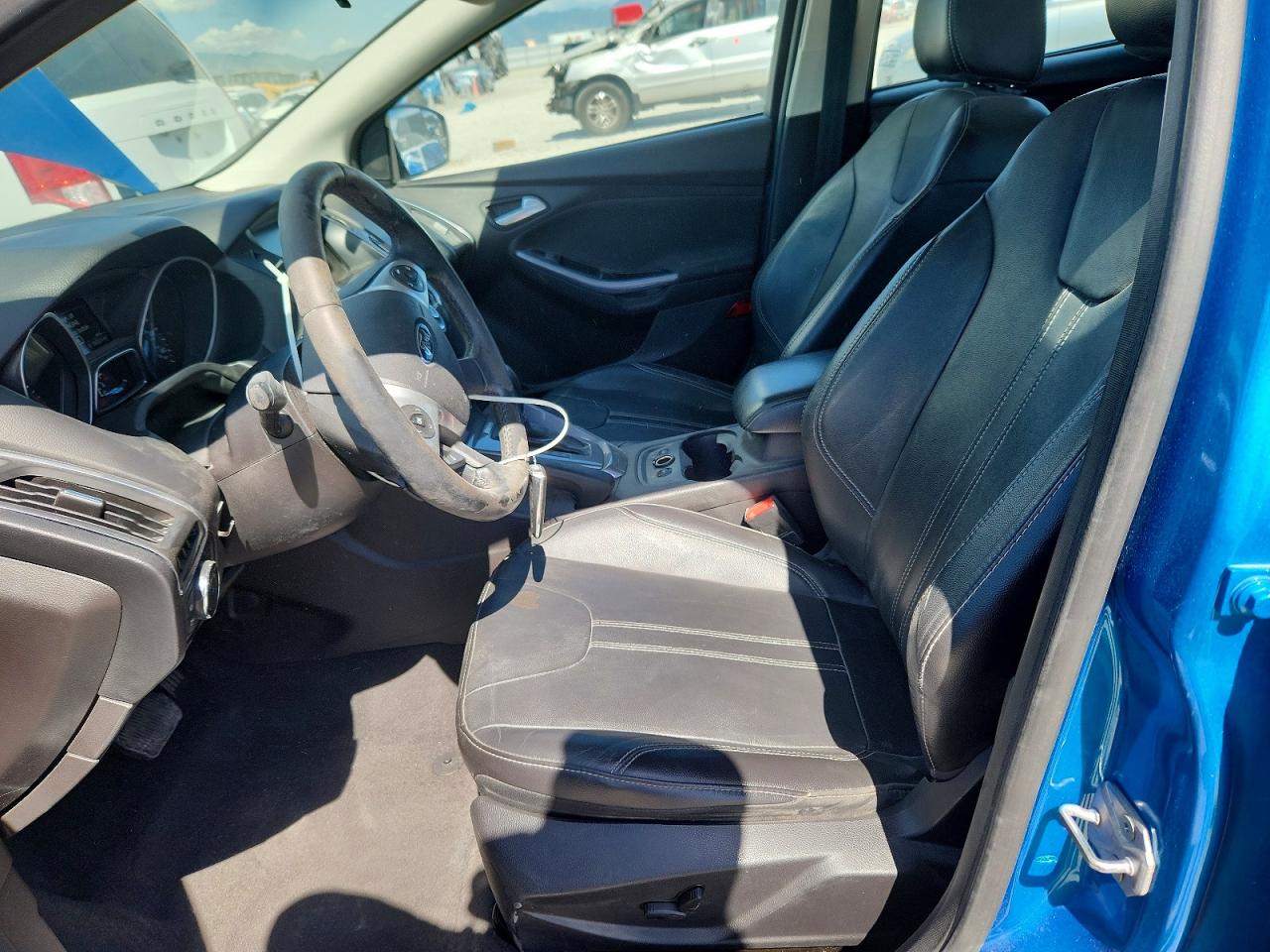 2014 Ford Focus Titanium Blue vin: 1FADP3N21EL213253