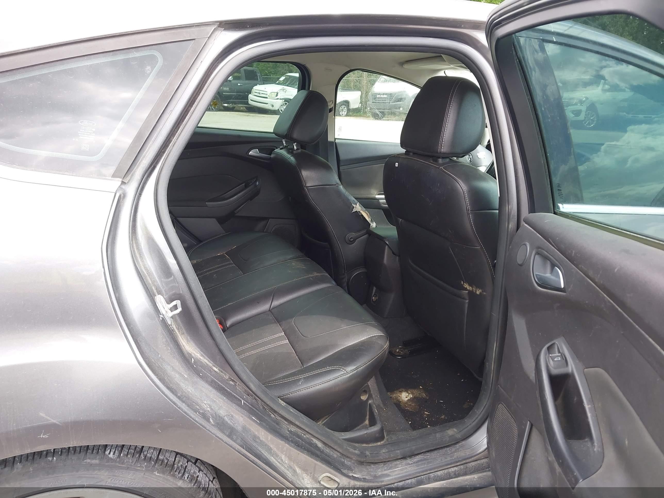 2014 Ford Focus Titanium Gray vin: 1FADP3N21EL259939