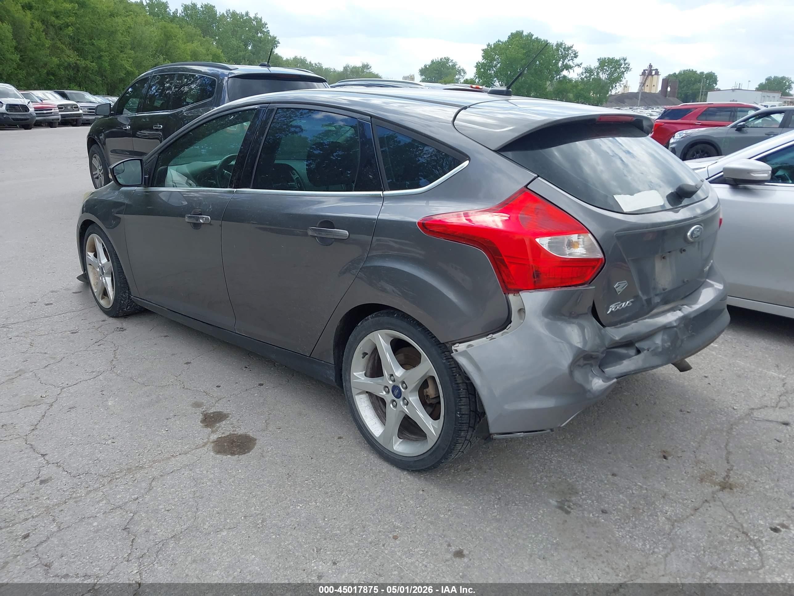 2014 Ford Focus Titanium Gray vin: 1FADP3N21EL259939