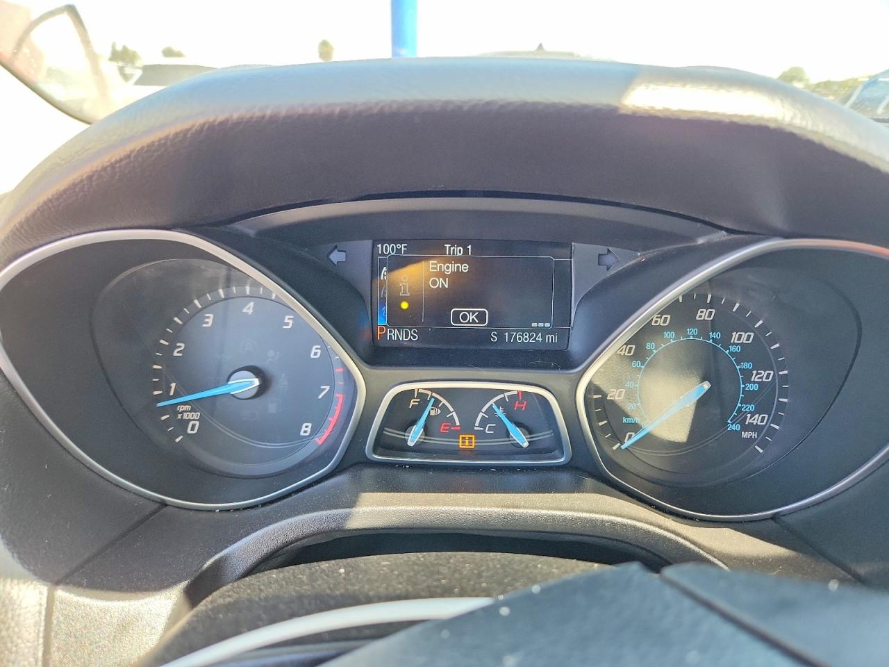 2014 Ford Focus Titanium White vin: 1FADP3N21EL281729