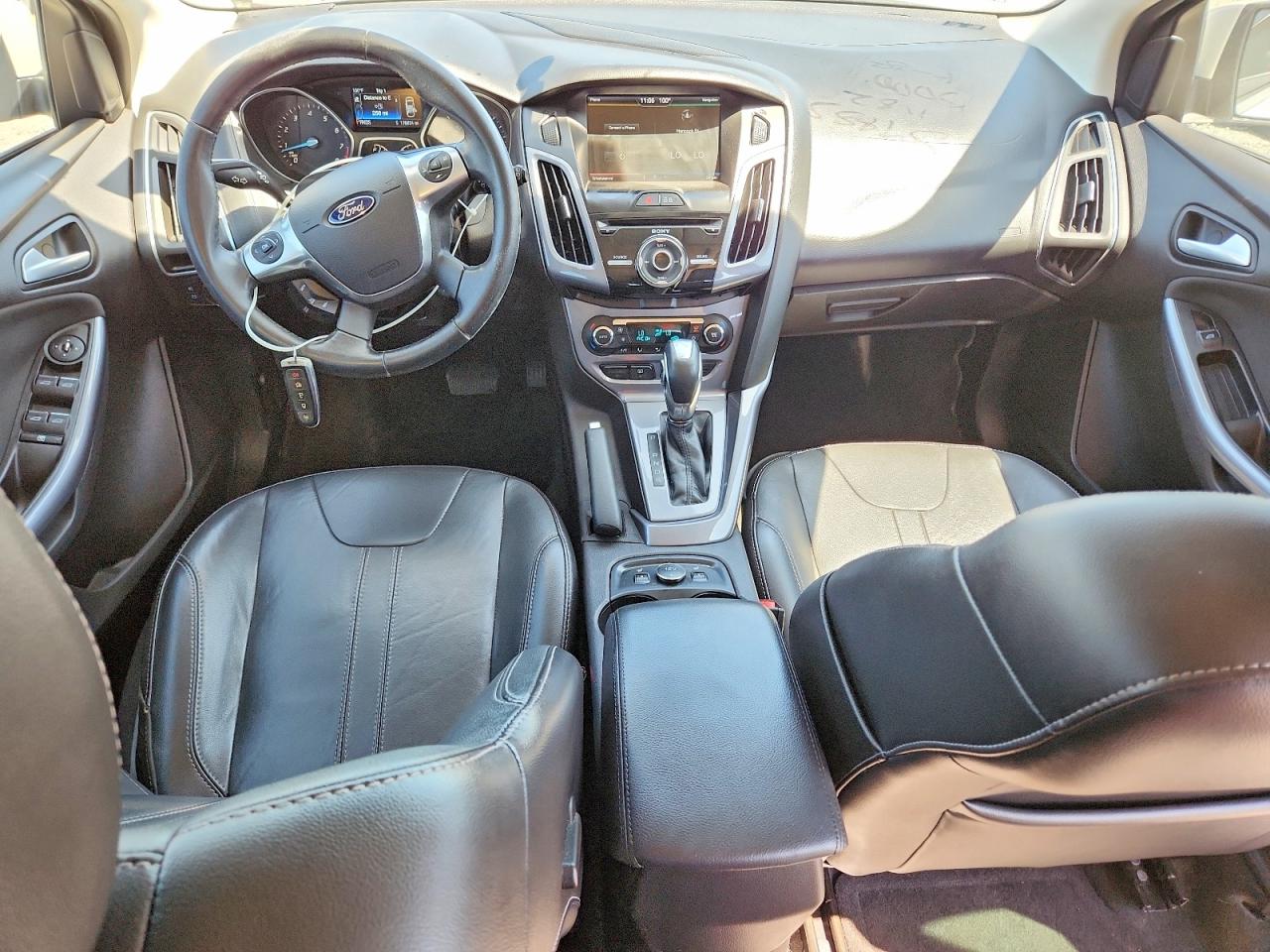 2014 Ford Focus Titanium White vin: 1FADP3N21EL281729