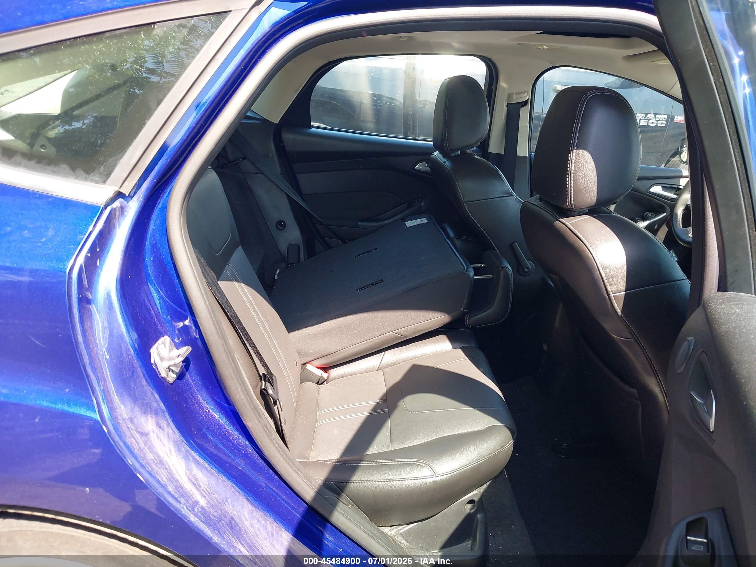 2014 Ford Focus Titanium Синий vin: 1FADP3N21EL345249