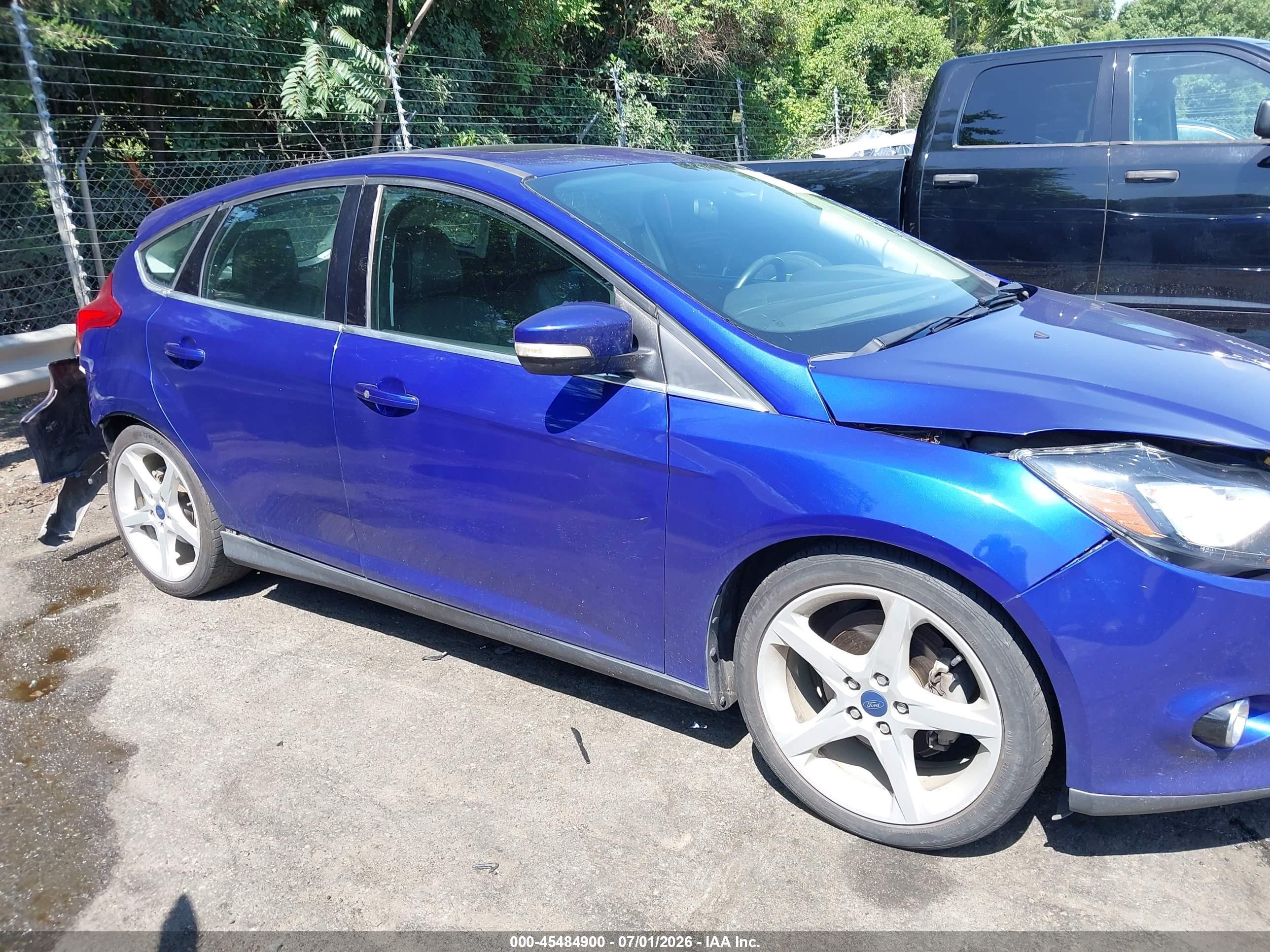 2014 Ford Focus Titanium Синий vin: 1FADP3N21EL345249