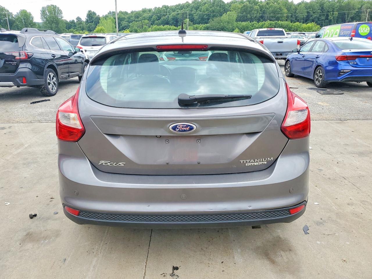 2014 Ford Focus Titanium Gray vin: 1FADP3N21EL370782