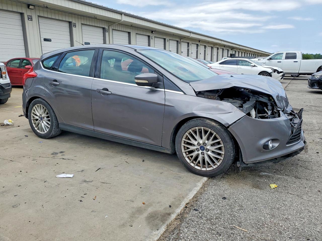 2014 Ford Focus Titanium Gray vin: 1FADP3N21EL370782