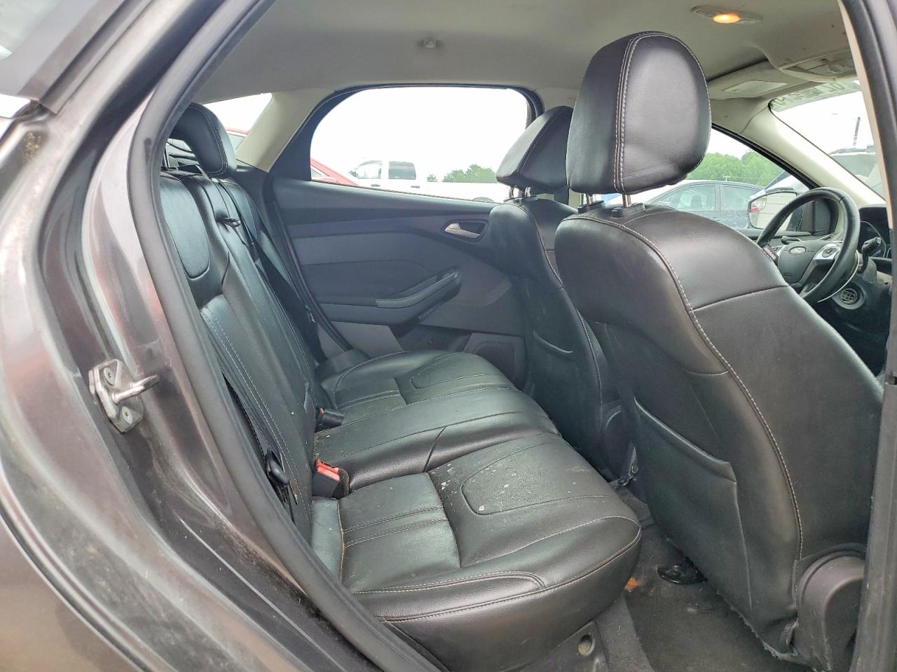 2014 Ford Focus Titanium Gray vin: 1FADP3N21EL370782