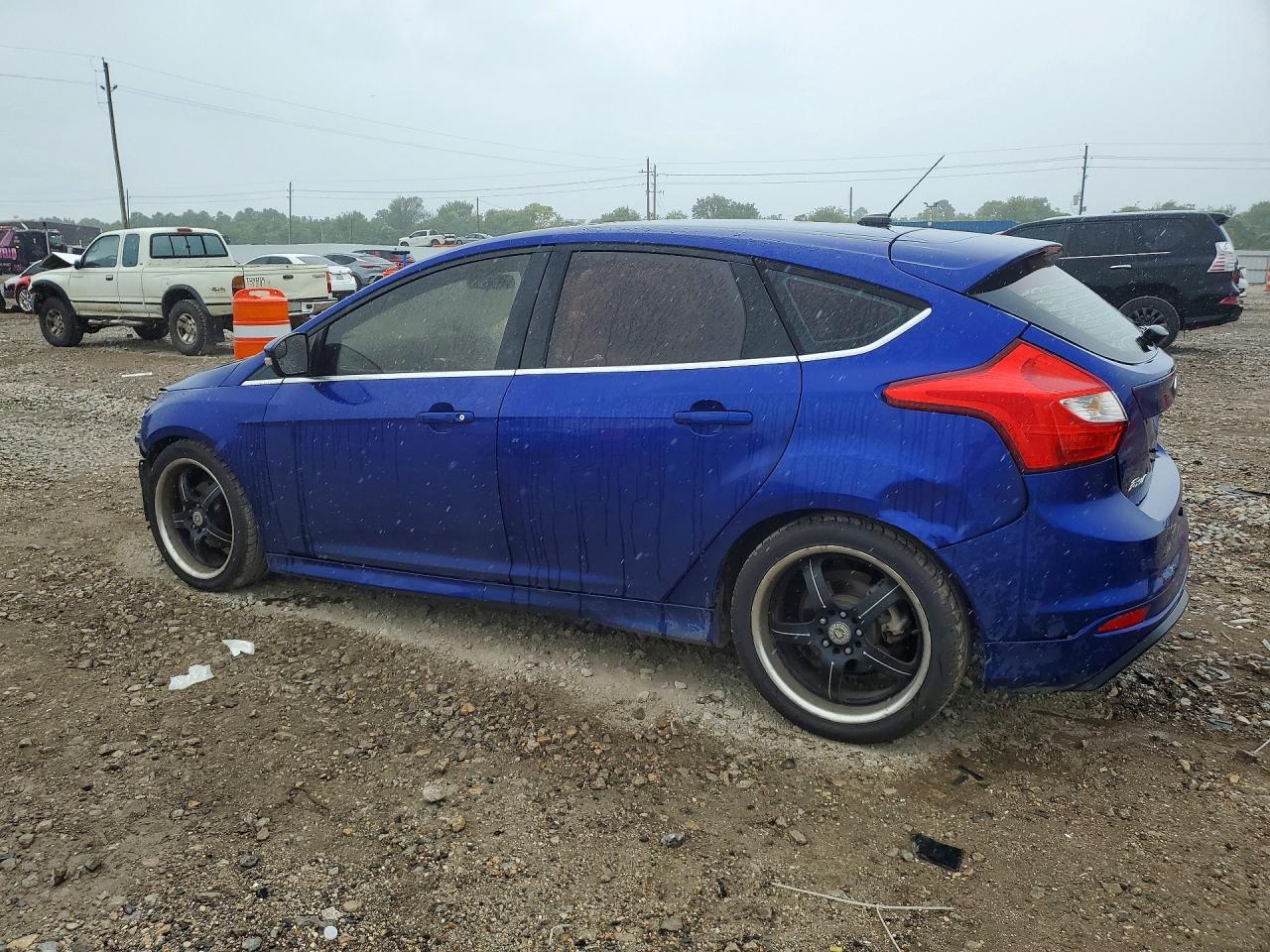 2014 Ford Focus Titanium Blue vin: 1FADP3N21EL398419