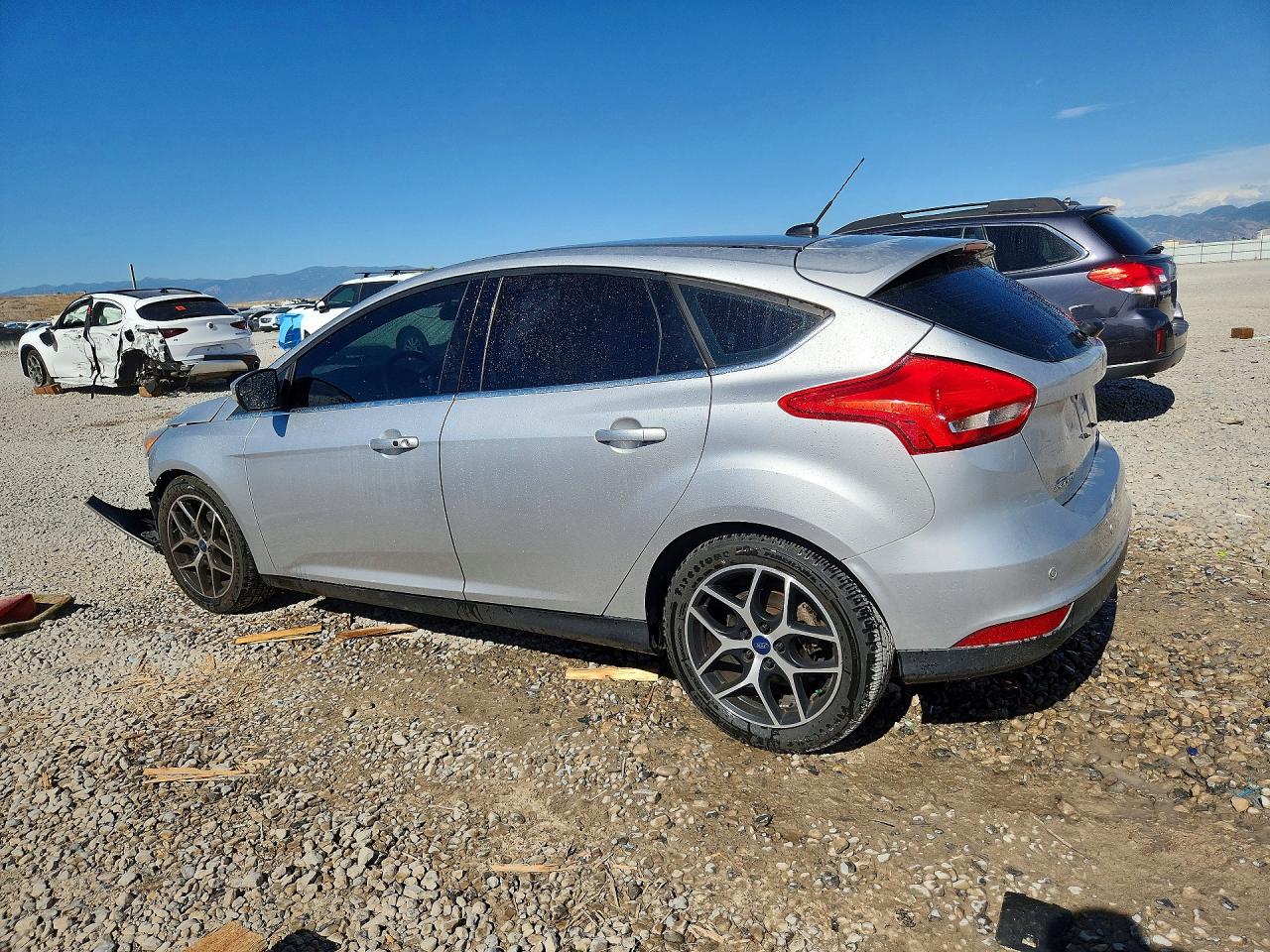 2015 Ford Focus Titanium Silver vin: 1FADP3N21FL300068