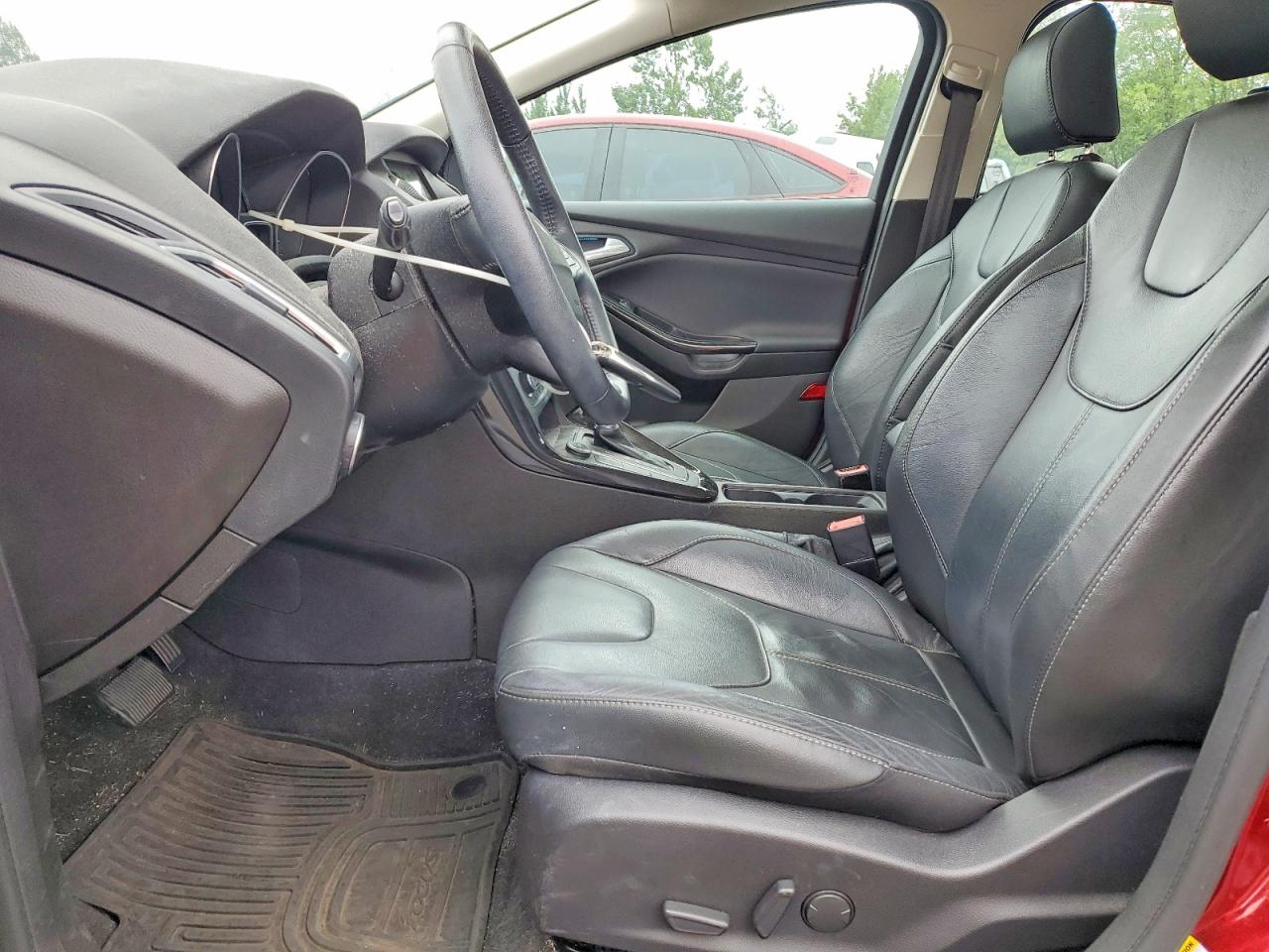 2016 Ford Focus Titanium Burgundy vin: 1FADP3N21GL301769