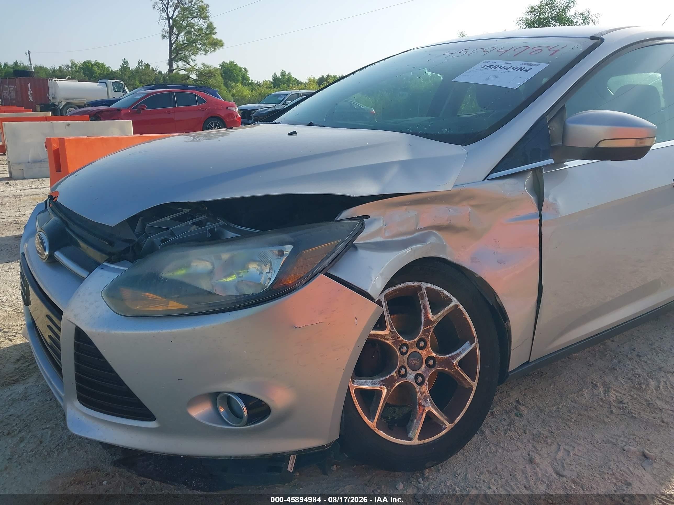 2013 Ford Focus Titanium Silver vin: 1FADP3N22DL156351