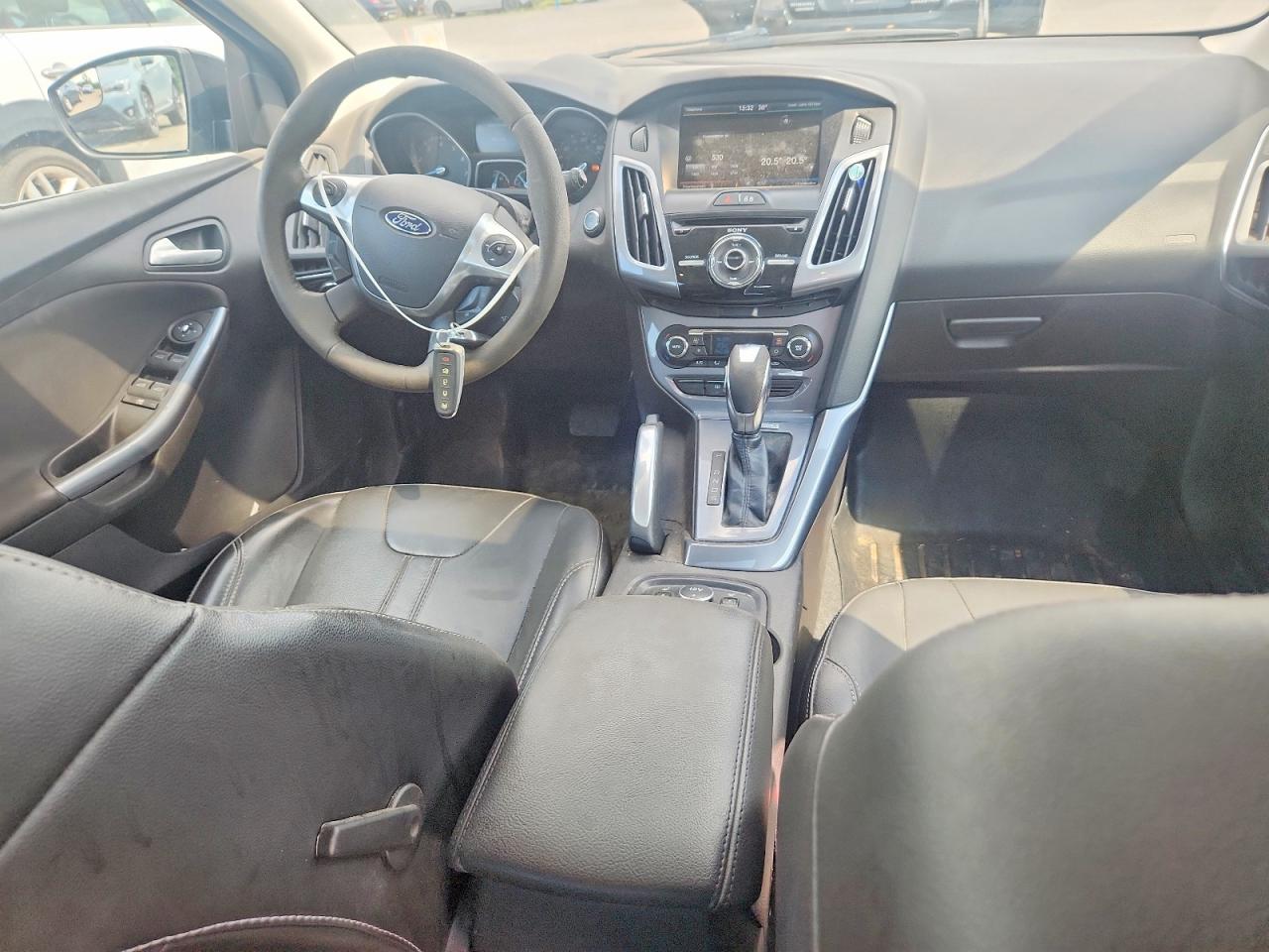 2013 Ford Focus Titanium Charcoal vin: 1FADP3N22DL327700