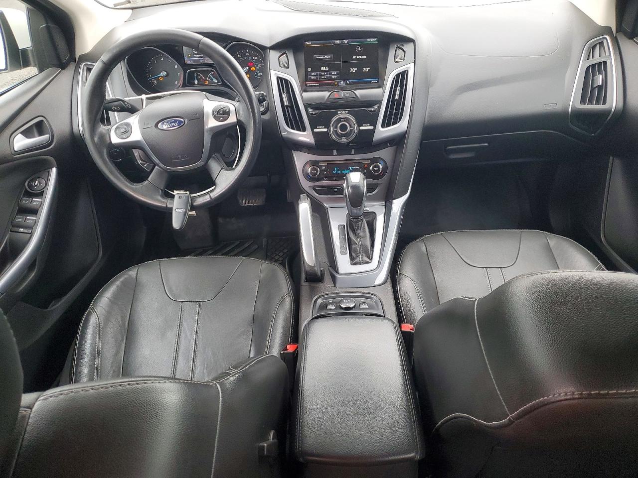 2014 Ford Focus Titanium White vin: 1FADP3N22EL111816