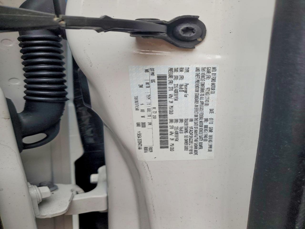 2014 Ford Focus Titanium White vin: 1FADP3N22EL111816