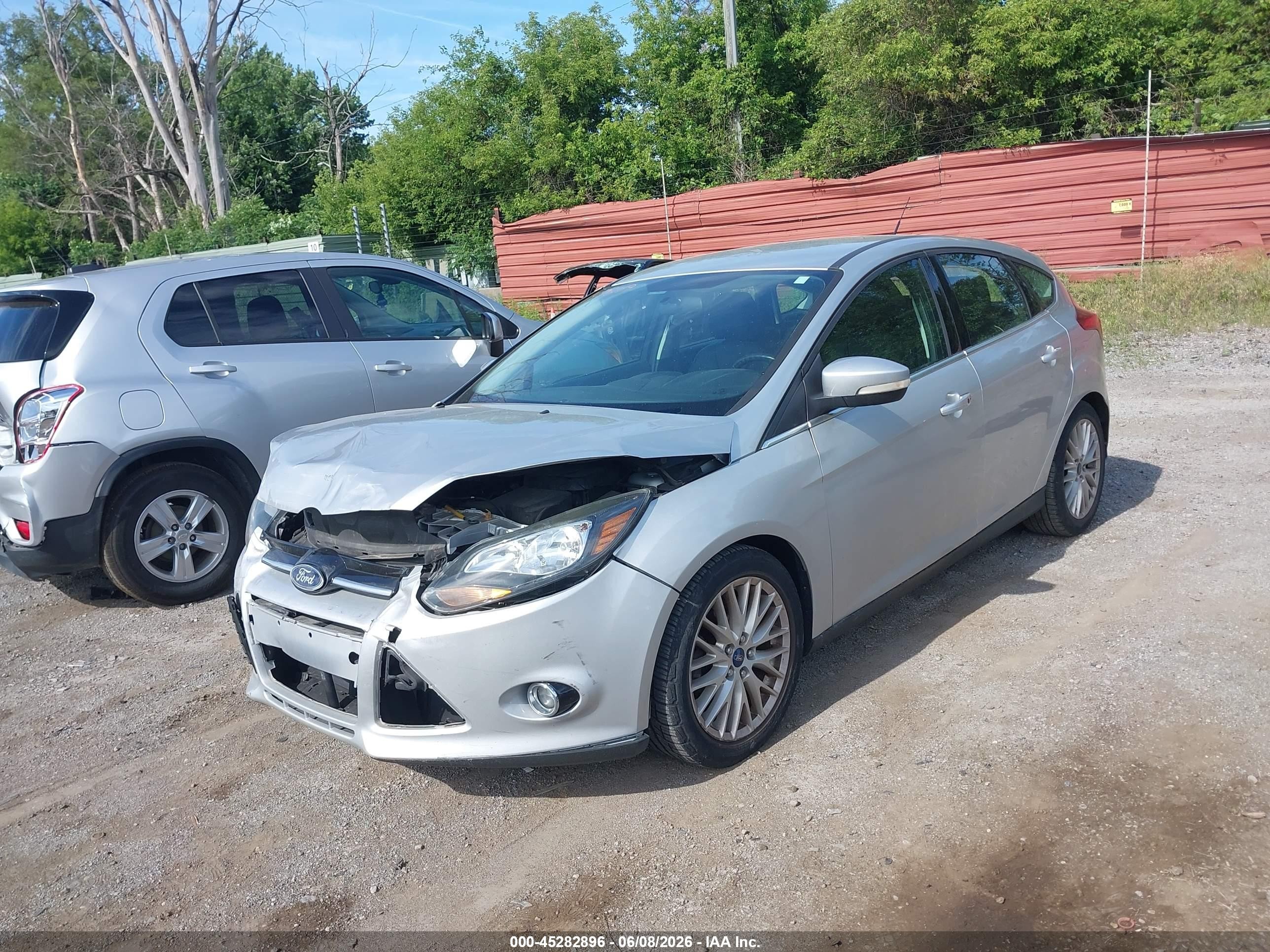 2014 Ford Focus Titanium Silver vin: 1FADP3N22EL147649