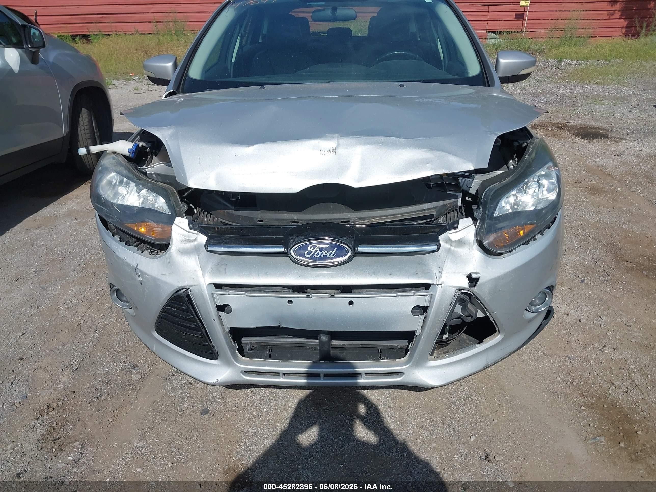 2014 Ford Focus Titanium Silver vin: 1FADP3N22EL147649