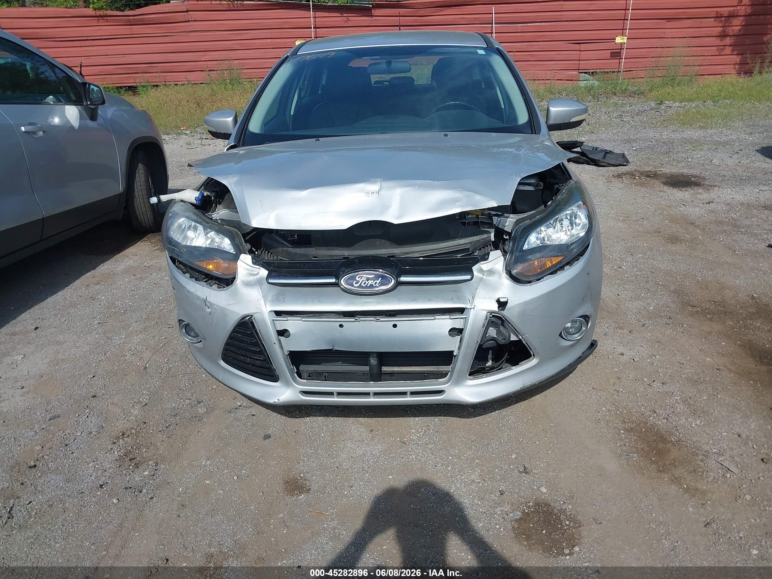 2014 Ford Focus Titanium Silver vin: 1FADP3N22EL147649